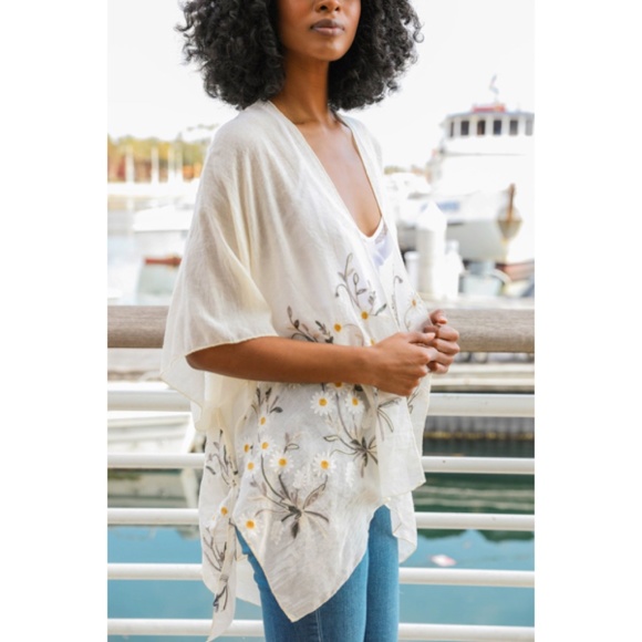 Ivory Daisy Embroidered Woven Floral Kimono Open Wrap Coverup Top One Size - Picture 1 of 3
